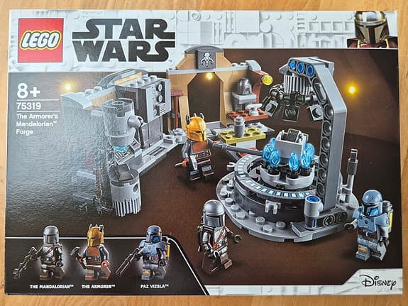 LEGO Star Wars The Armorer’s Mandalorian Forge 75319