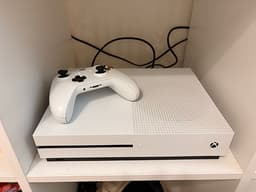 Microsoft Xbox One S