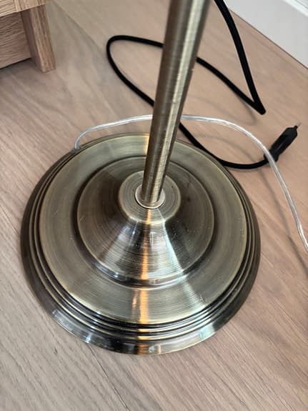 Lerdala Mio golvlampa 130 cm stilren och elegant