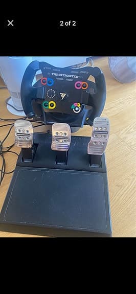 Thrustmaster ratt och pedaler