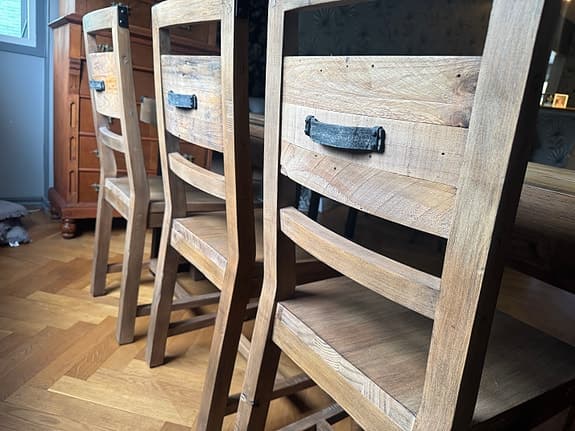 Woodenforge Matgrupp: bord, bänk+4 stolar