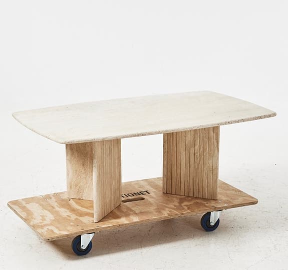 SOFFBORD i travertin, räfflade underreden, 1970-tal