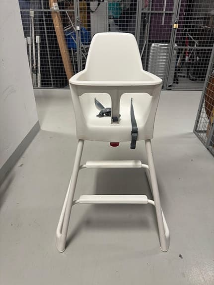 IKEA LANGUR barnstol / matstol – vit, mycket fint skick