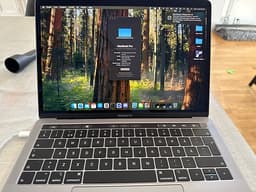Apple MacBook Pro 13" bärbar dator grå