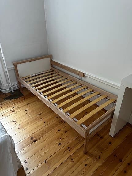 IKEA barnsäng (Sniglar)