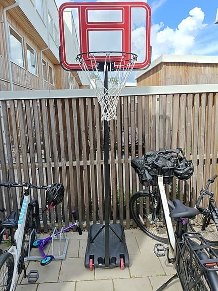Basketställning med korg och nät