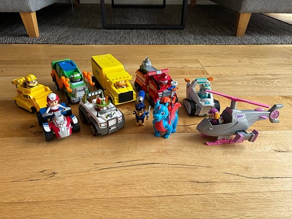 Paw Patrol fordon med tillhörande figurer