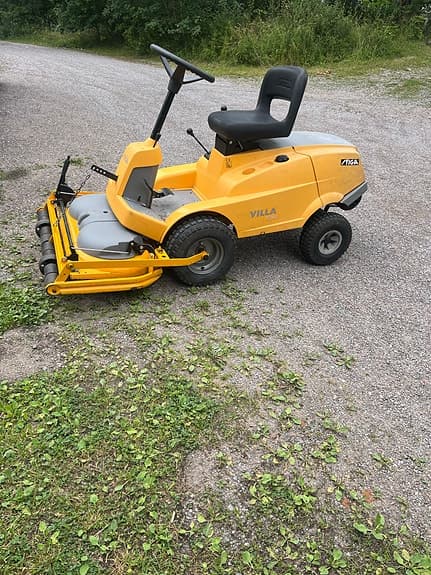 Stiga Villa åkgräsklippare gul