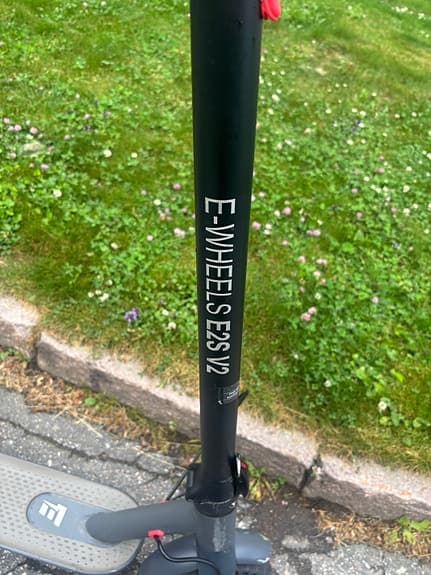 E-Wheels E2S V2 elsparkcykel svart/grå