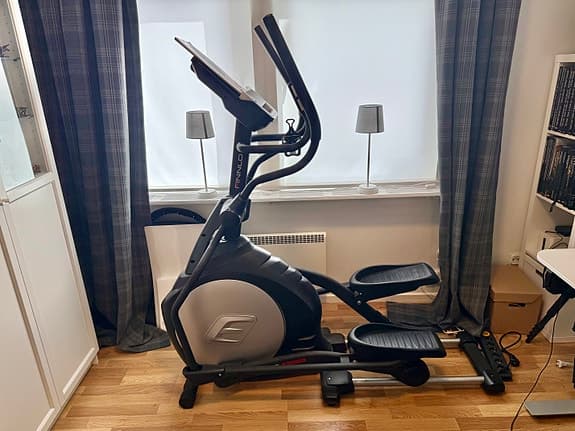 Finnlo Crosstrainer Ellypsis E3000 med träningsdator