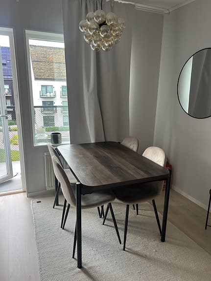 Ellos Home Matgrupp Gilda med bord 120x80 cm + 4 stolar