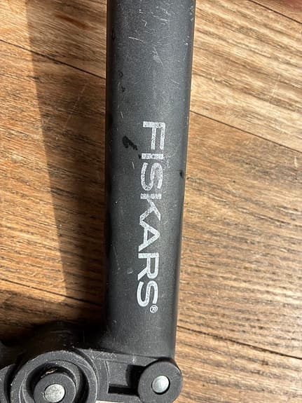 Fiskars häcksax svart/orange