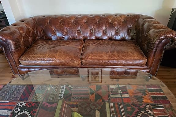 Chesterfield soffhörna säljes komplett pga flytt 17 500:-
