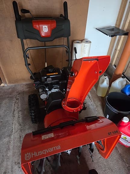 Husqvarna ST 124 snöslunga orange