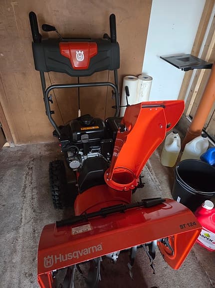 Husqvarna ST 124 snöslunga orange