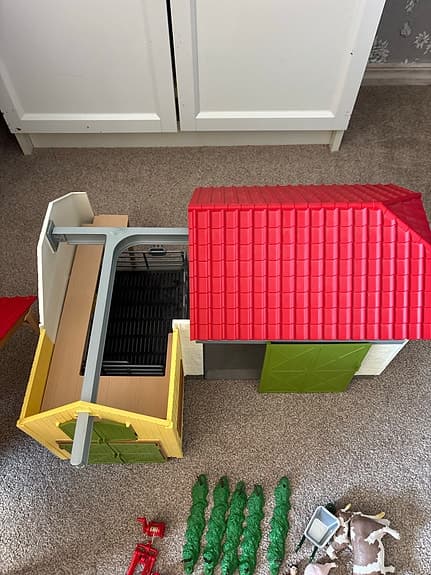 Schleich, Leksaksbondgård med djur och tillbehör