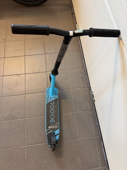 Stiga Rookie trick sparkcykel blå/svart