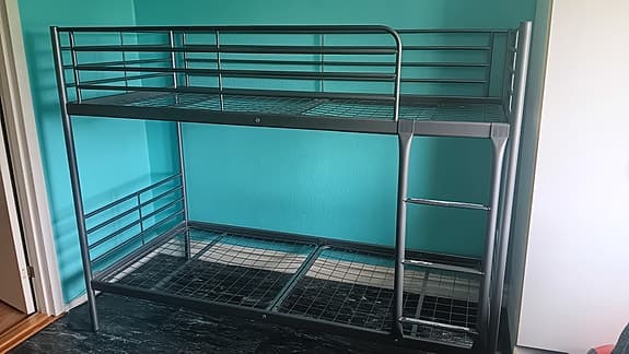 IKEA våningssäng SVÄRTA i metall 90x200