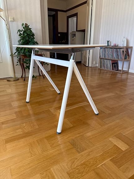 Höj- & sänkbart skrivbord vitt