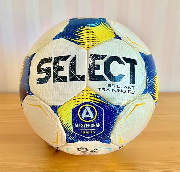 Fotboll – SELECT – För spelare 10 - 14 år – Bra skick – Lågt pris !!