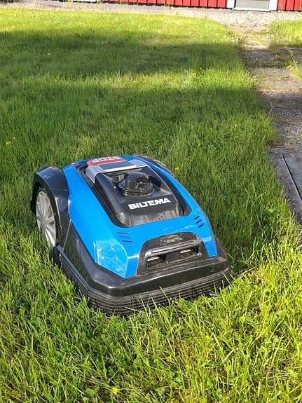 Biltema robotgräsklippare blå RM1000 begagnad
