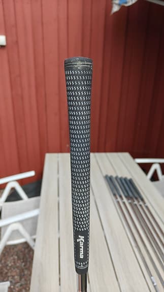 Wilson staff c11 järnset + driver, fw och hybrid. Bag.
