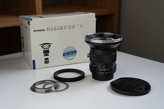 ZEISS Distagon T * ZF.2 21mm f/2,8 F-mount (Nikon F-mount) + Leitax EF adapter