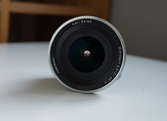ZEISS Distagon T * ZF.2 21mm f/2,8 F-mount (Nikon F-mount) + Leitax EF adapter