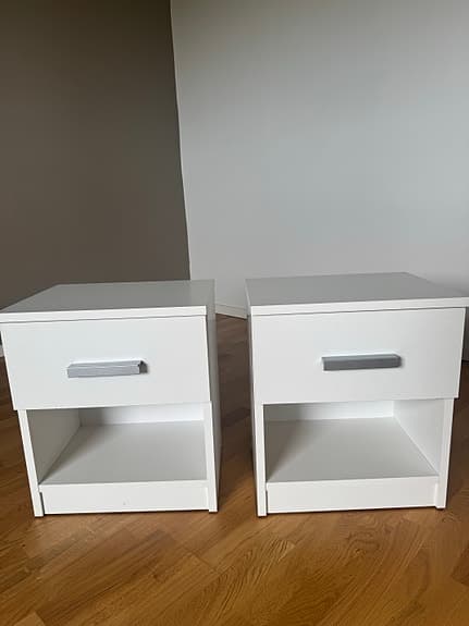 Två sängbord