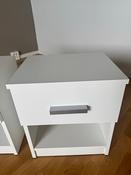 Två sängbord