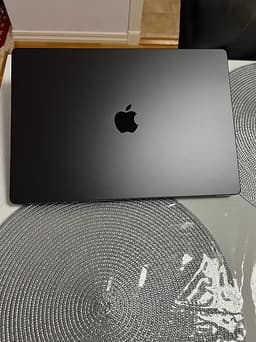 MacBook Pro 16” M4 Pro (20 core GPU) 24 GB/1 TB nanotextur