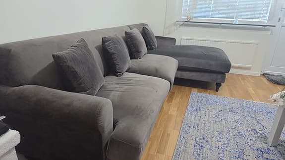 Hörnsoffa från Trademax – grå – 2900 kr