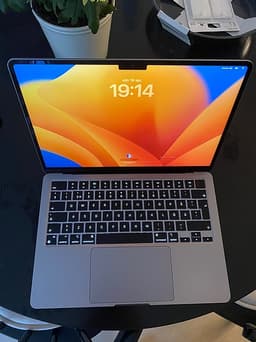 Apple MacBook M2 13 tum silver