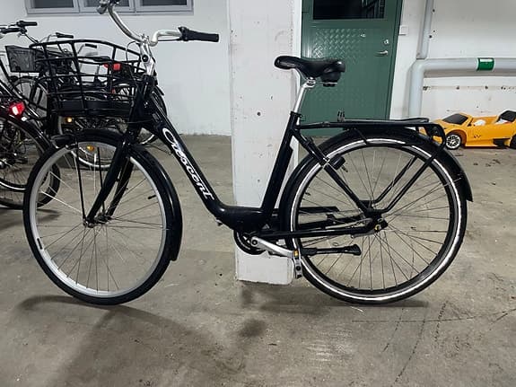 Crescent stadscykel 28"  3 växlar L unisex svart