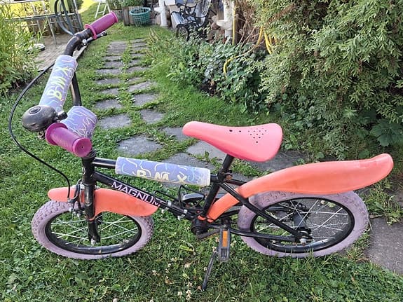 BMX cykel 16" med hand- och fotbroms