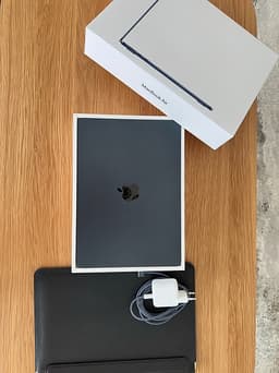 Apple MacBook Air (M3) 13,6” 256 GB – Nyskick