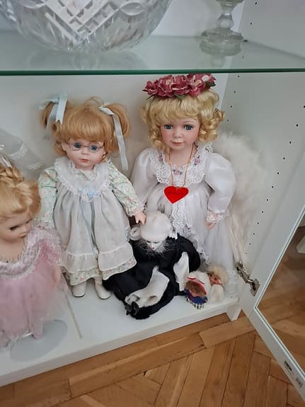 Den stora vita dockan är från Christinna Scolin