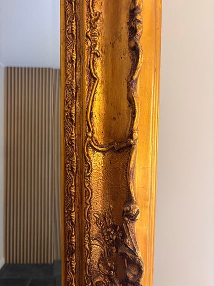 Stor spegel med dekorativ guldram 90x190 cm