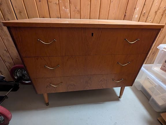 Retro byrå i teak