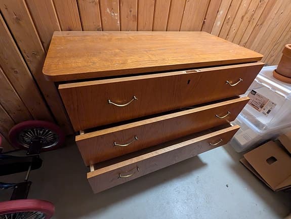 Retro byrå i teak
