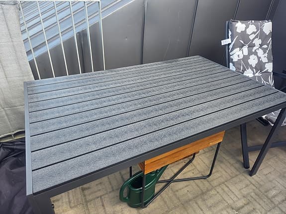 Trädgårdsbord
