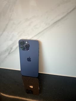 Apple iPhone 14 Pro Max mobil 99% batterihälsa 128 GB mörk