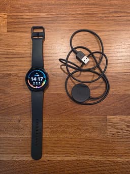 Samsung Galaxy Watch 4 BT (44mm) + laddare