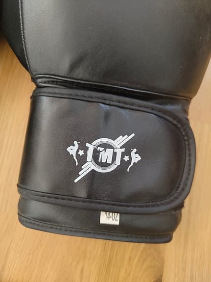 TMT boxnings- och thaiboxningsskydd svart