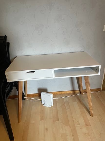Jysk Aage Petersen skrivbord vitt med låda
