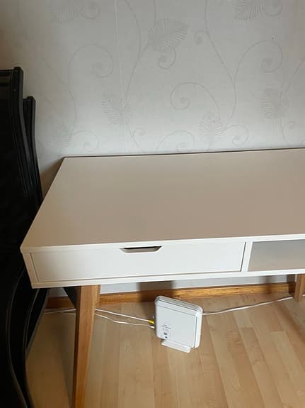 Jysk Aage Petersen skrivbord vitt med låda