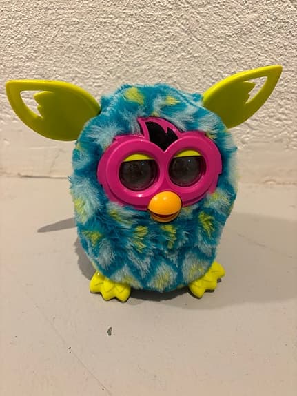 Furby leksak blå/grön med rosa detaljer
