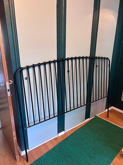Sänggavel i metall till 160cm säng
