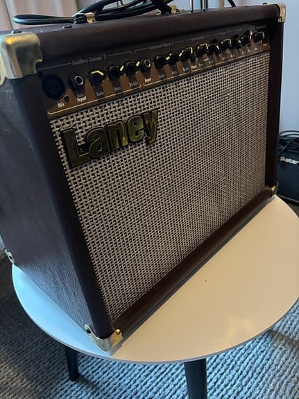 Laney LA65C 65W akustisk komboförstärkare