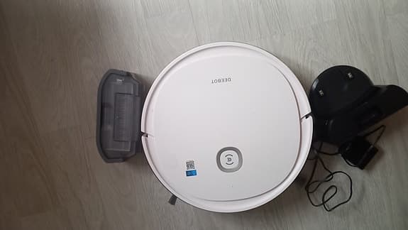 Ecovacs Deebot robotdammsugare vit